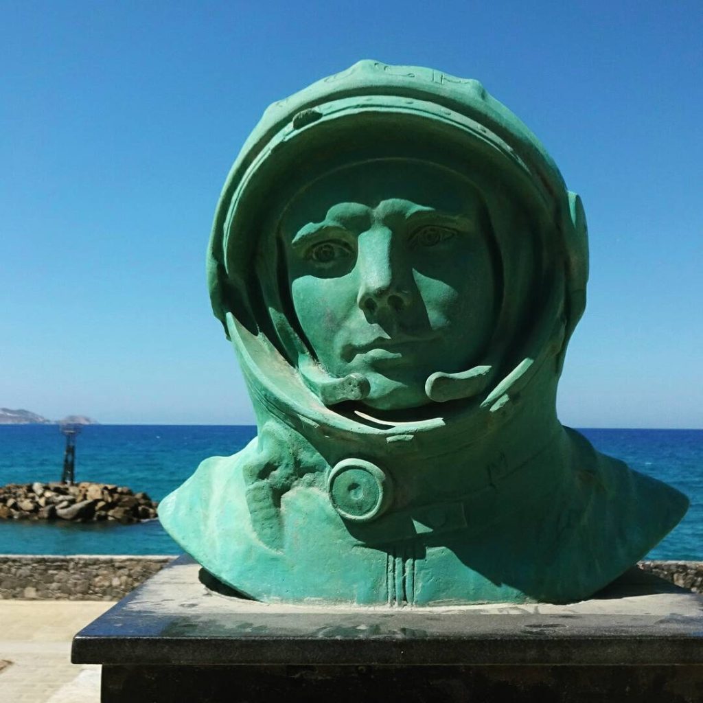Памятник Ю.Гагарину на Крите, Ираклион