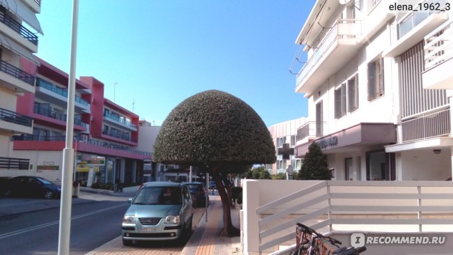 Улица современного города.