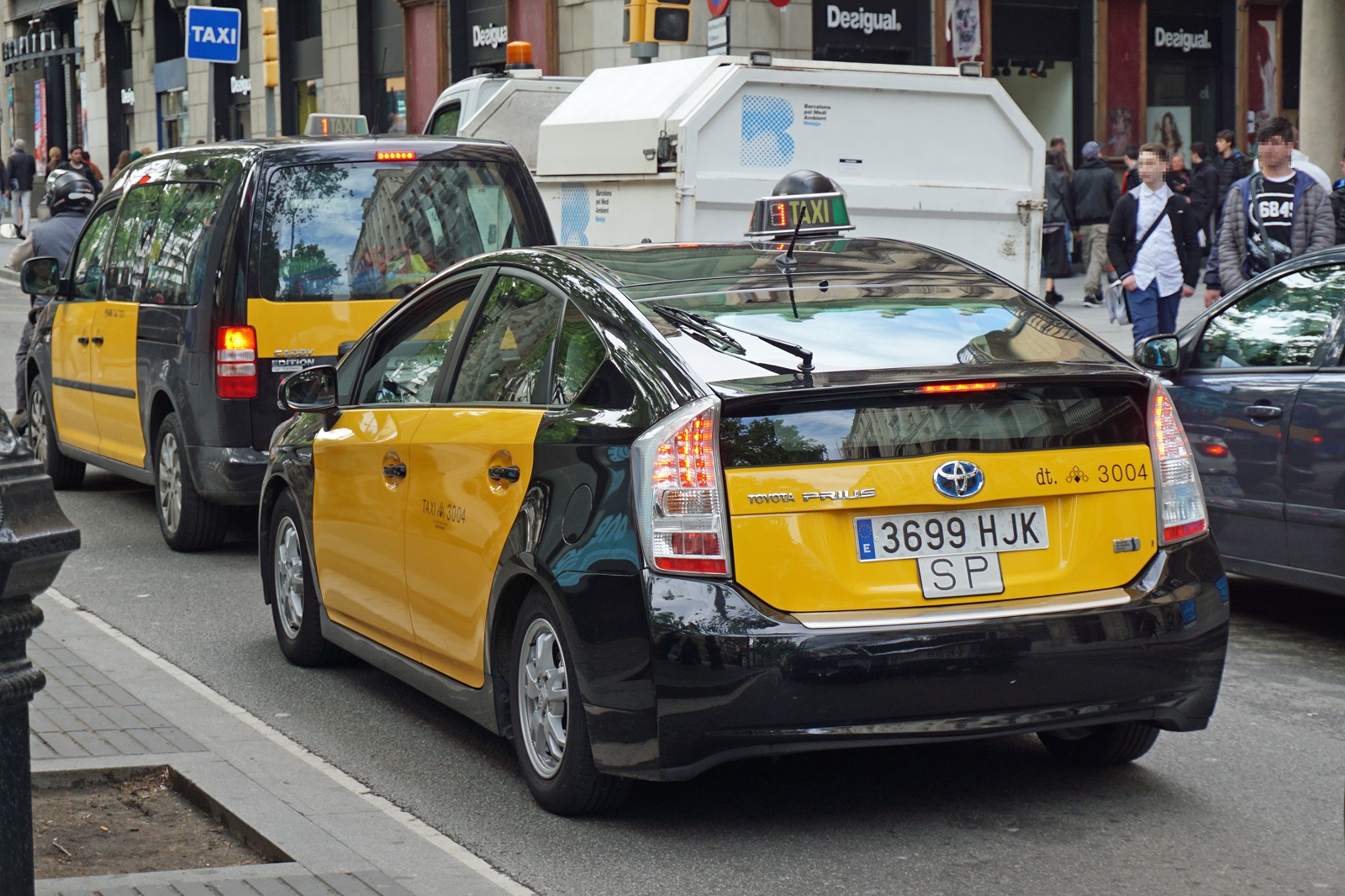 Поездка на такси в Барселоне: тарифы и правила