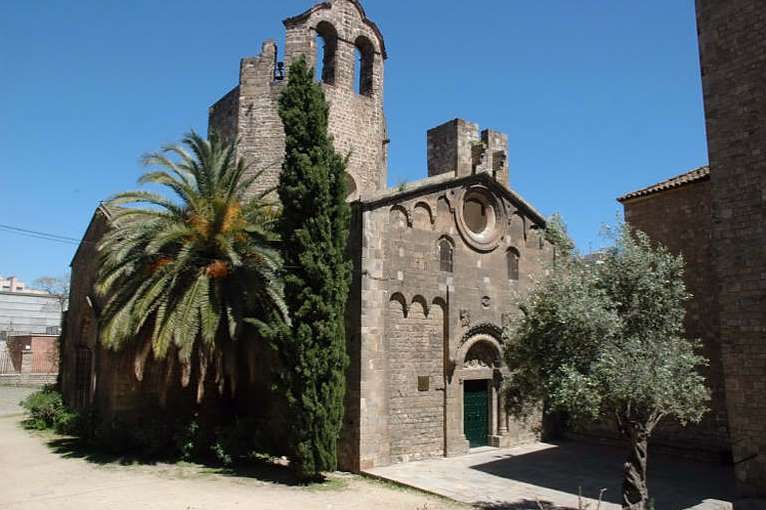 Барселона, Sant Pau del Camp. Здание церкви, построенной еще в позапрошлом тысячелетии
