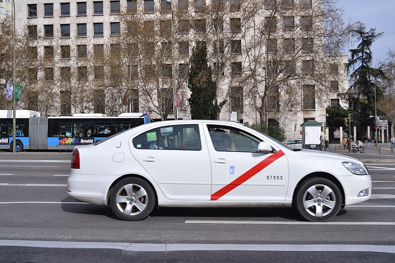 Поездка в такси в Мадриде: тарифы и правила