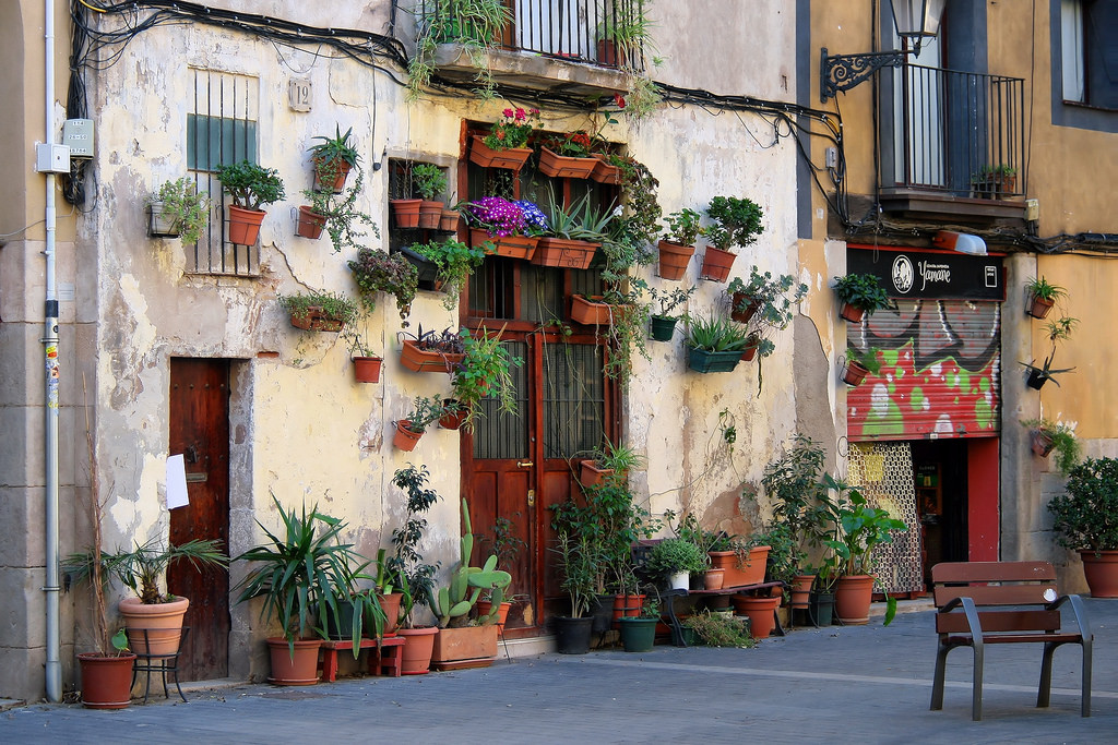 Барселона, Allada Vermell. Самый знаменитый домик на улице не имеет номера