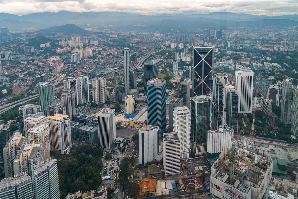 Что посмотреть в Куала-Лумпур. Интересные факты о башнях Петронас.
