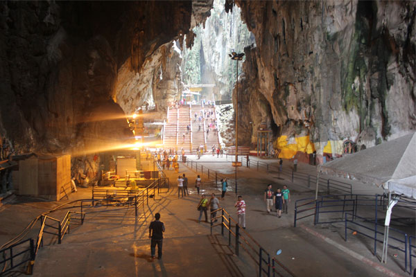 Пещеры Бату в Куала-Лумпуре. Малайзия.