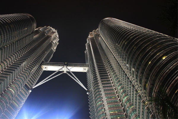 Башни-близнецы Петронас в Куала-Лумпуре. Малайзия.