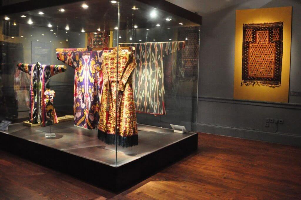 В музее искусства стран Азии