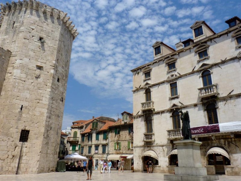Фруктовая площадь, Сплит
