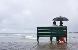 Дождь на берегу моря