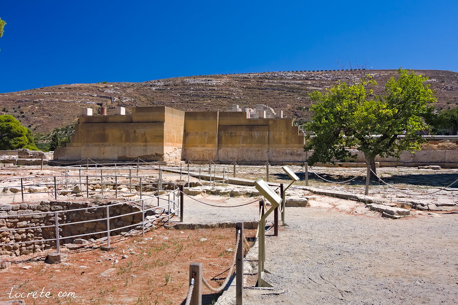 Западный двор Кносского дворца Западный двор Кносского дворца