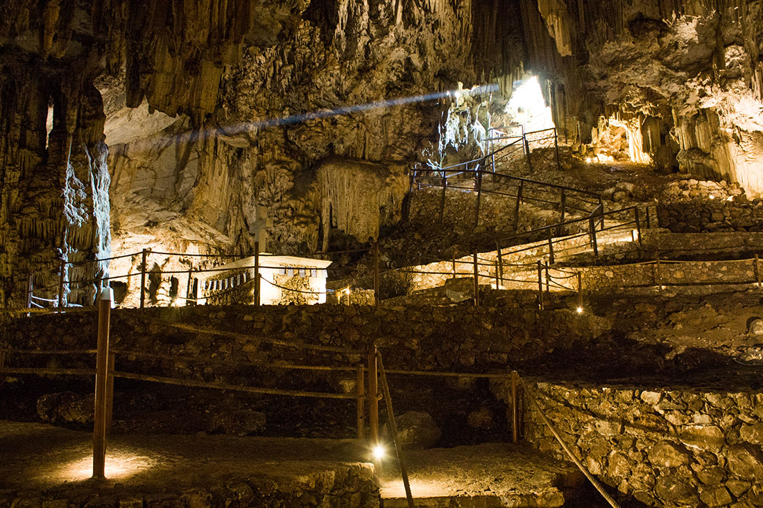 Пещера Мелидони