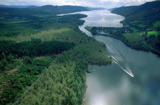 Круизы по озеру Лох-Несс