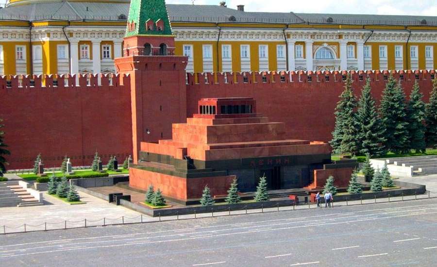 Mausoleum of Vladimir Lenin and Red Square Necropolis 