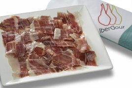 Jamon slices on a plate