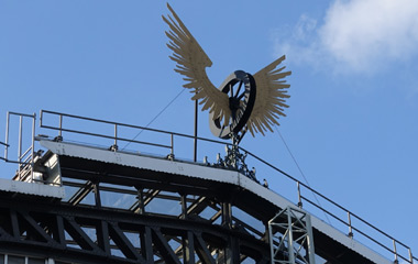 Amsterdam Centraal -winged railway wheel