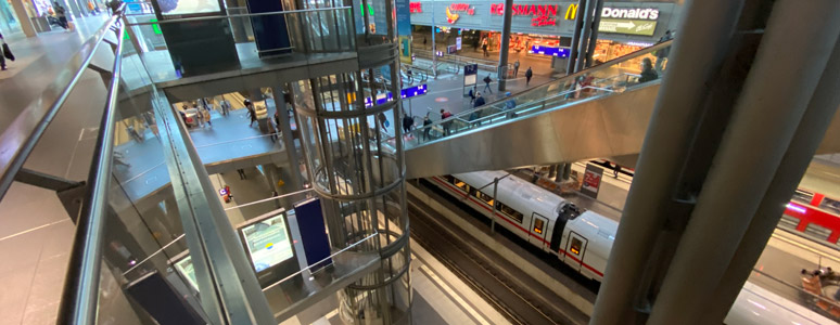 Berlin Hbf platforms 11-16