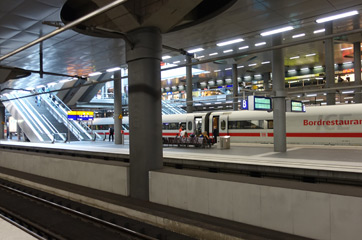 Berlin Hbf Tief platforms 1-8