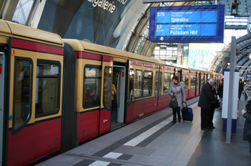 Berlin Hbf Tief platforms 1-8