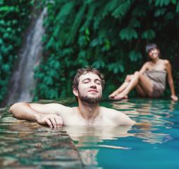 Приезжать на оздоровление в Нячанг можно и летом, и зимой, но если Вы не хотите томиться от жары и скопления туристов, то зимняя пора предпочтительнее.